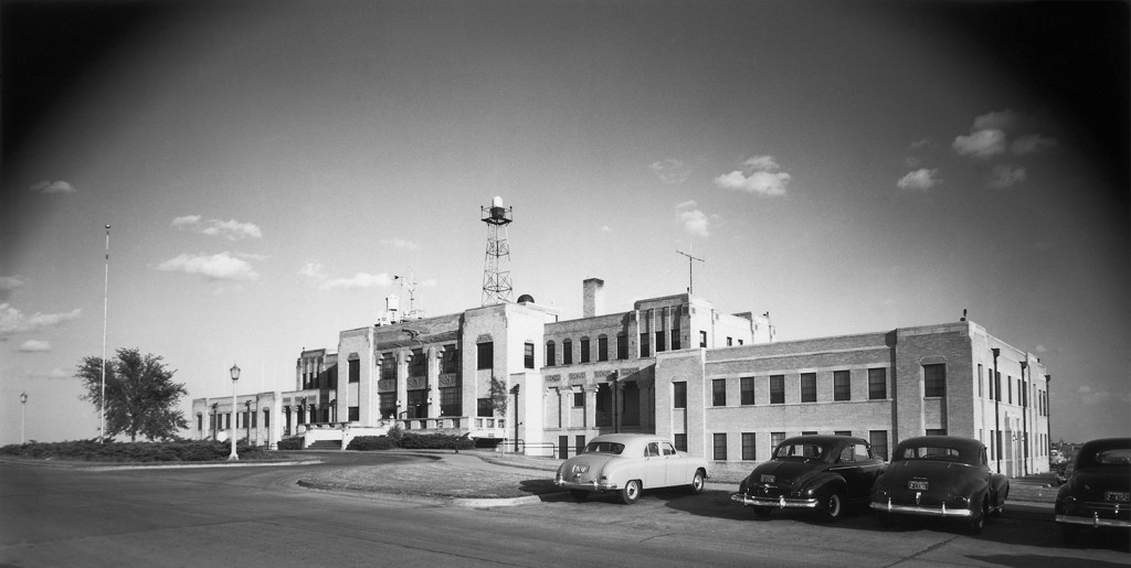 Wichita’s art deco municipal airport in 1950. 